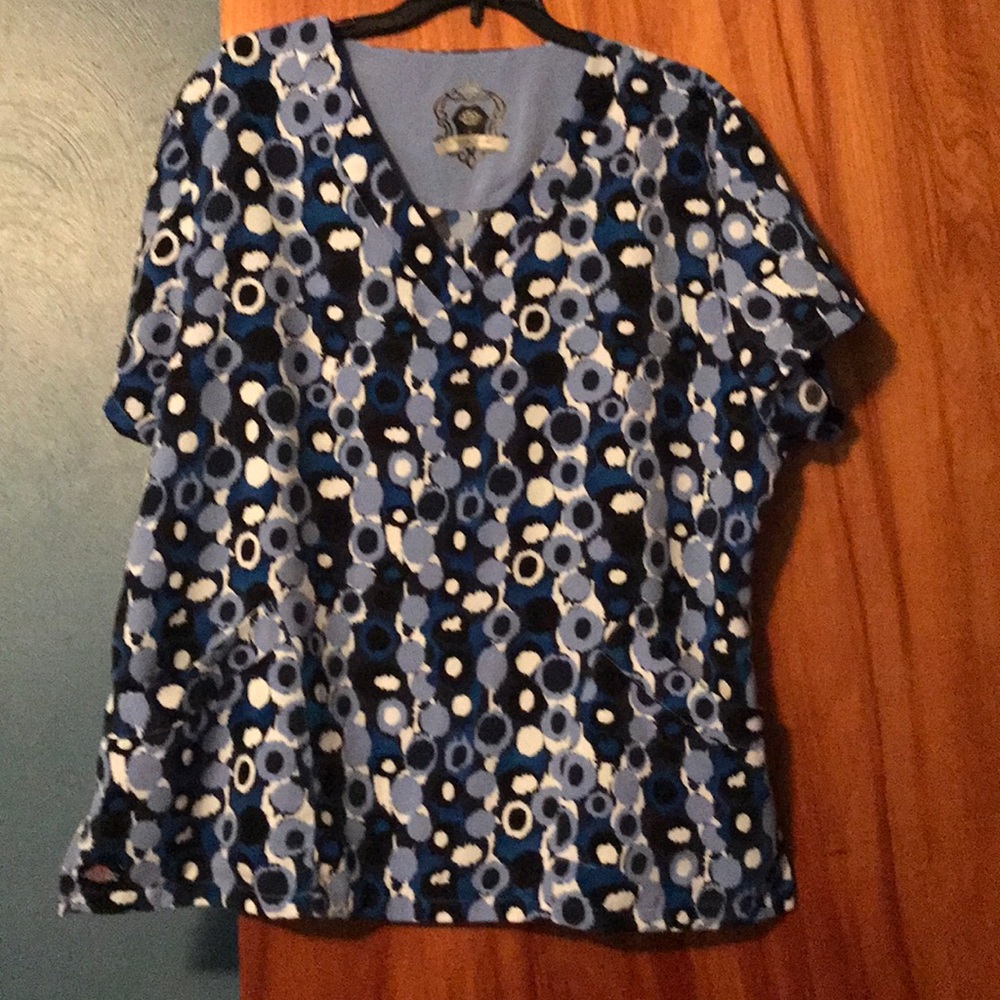 Scrub top
